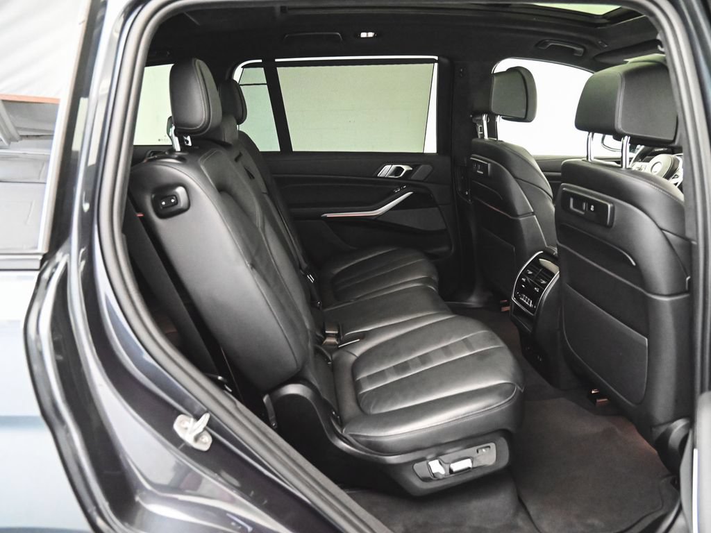 Used 2021 BMW X7 M50i w/ Cold Weather Package AWD/4WD image 24