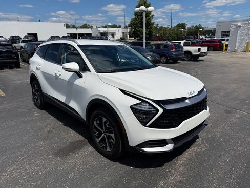 Used 2024 Kia Sportage EX AWD/4WD image 4