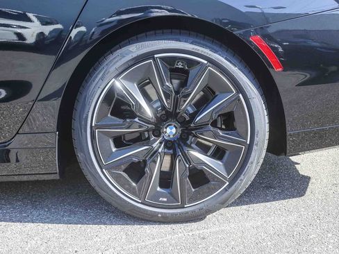 New 2026 BMW i7 eDrive50 w/ M Sport Package RWD image 8