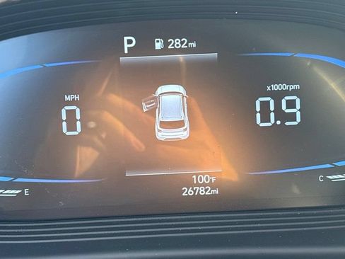 Used 2025 Hyundai Venue SEL FWD image 10
