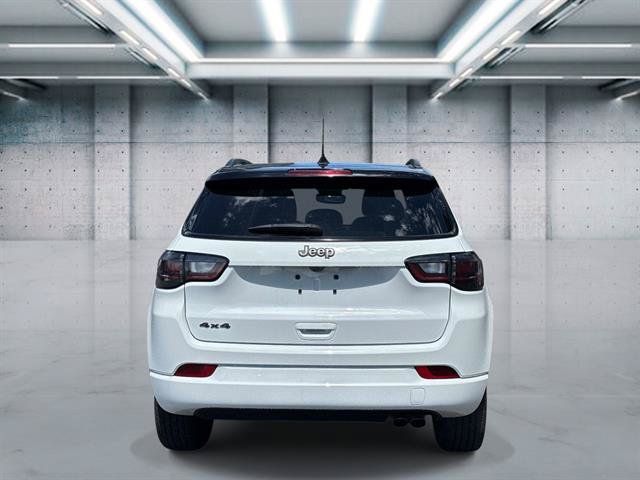 Used 2022 Jeep Compass High Altitude AWD/4WD image 5