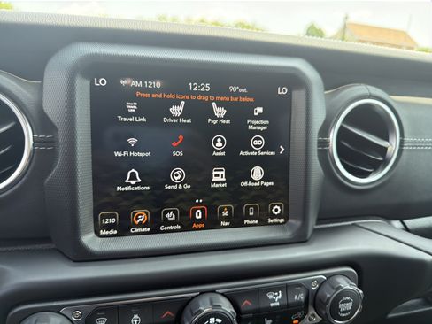 Used 2022 Jeep Wrangler Unlimited Sahara w/ Cold Weather Group AWD/4WD image 28