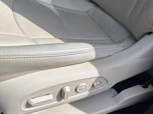 Used 2022 Buick Enclave Premium image 10