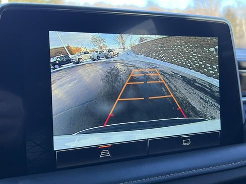 Used 2023 GMC Yukon XL AT4 image 28