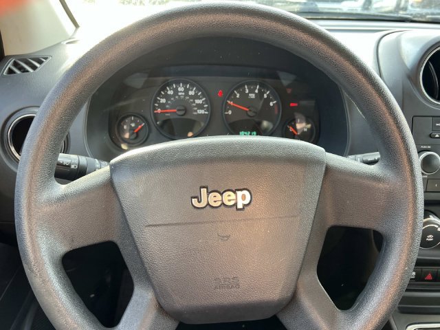 Used 2010 Jeep Compass Sport FWD image 19