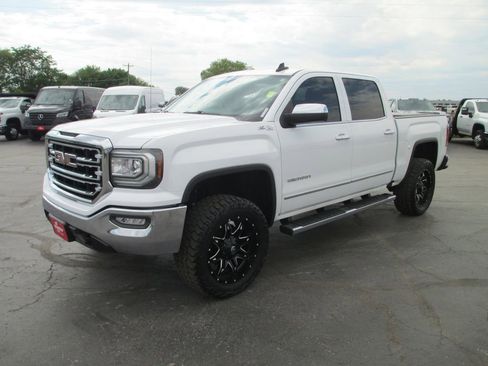 Used 2018 GMC Sierra 1500 SLT w/ SLT Premium Package AWD/4WD image 10