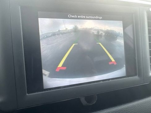 Used 2021 Chrysler Voyager Lxi FWD image 22