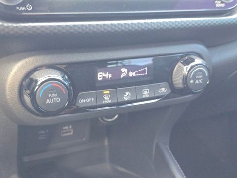 Used 2022 Nissan Kicks SV image 36