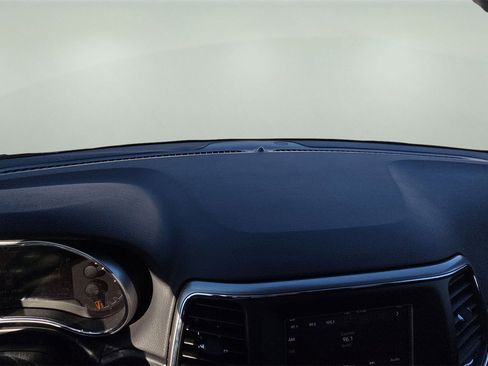 Used 2019 Jeep Grand Cherokee Laredo image 9