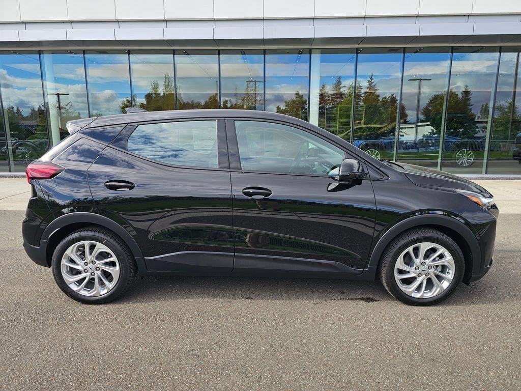 New 2027 Chevrolet Bolt LT w/ Comfort Package FWD image 4