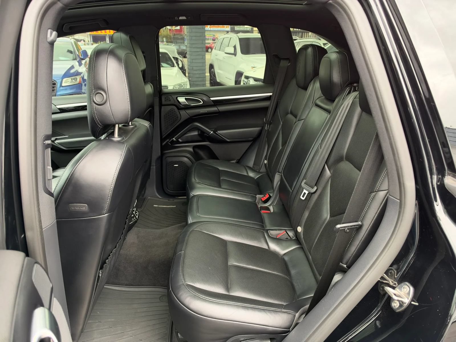 Used 2017 Porsche Cayenne AWD/4WD image 21