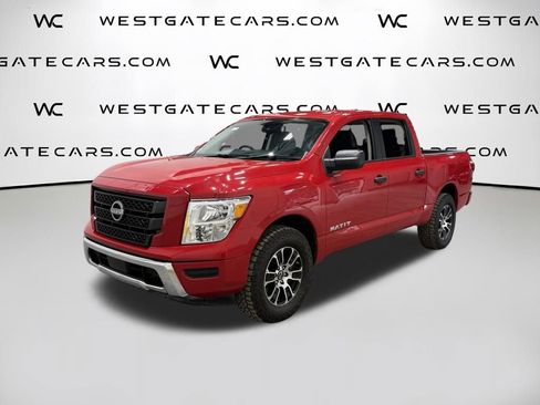Used 2023 Nissan Titan SV image 1