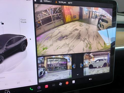 Used 2022 Tesla Model Y Long Range AWD/4WD image 24