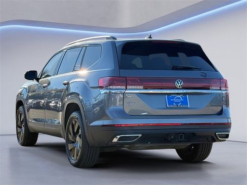 Used 2024 Volkswagen Atlas SE image 6