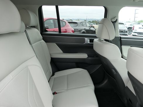 Used 2026 Hyundai Santa Fe SEL AWD/4WD image 24