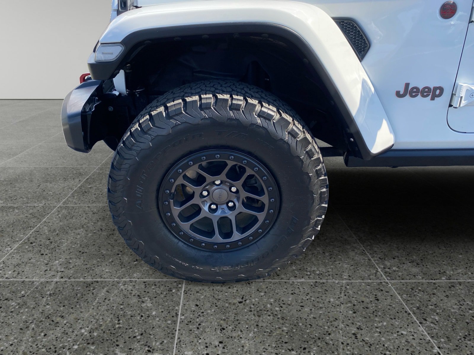 Used 2022 Jeep Wrangler Unlimited Rubicon w/ Xtreme Recon 35" Tire Package AWD/4WD image 14