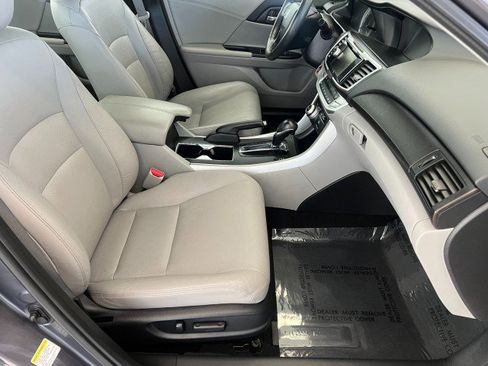 Used 2013 Honda Accord Touring image 14