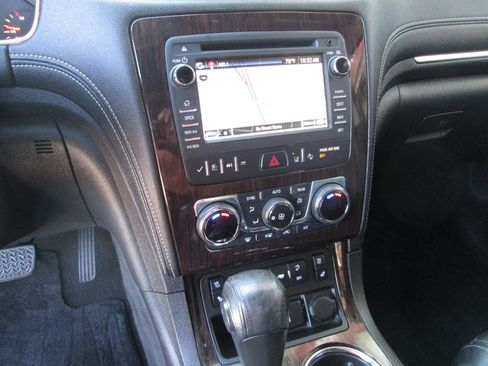 Used 2015 Chevrolet Traverse LTZ AWD/4WD image 17