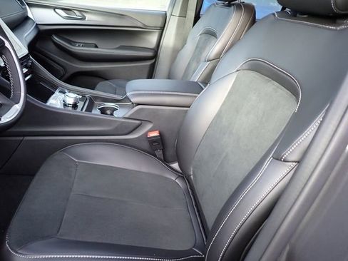 New 2025 Jeep Grand Cherokee Altitude AWD/4WD image 11