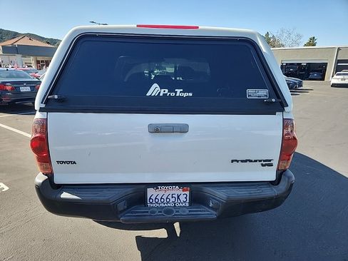 Used 2015 Toyota Tacoma PreRunner image 4