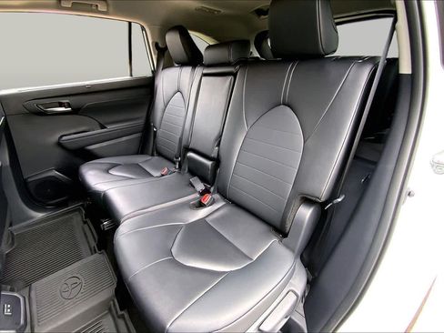 Used 2026 Toyota Highlander XLE AWD/4WD image 21