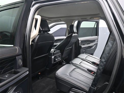 Used 2020 Ford Expedition Platinum image 18