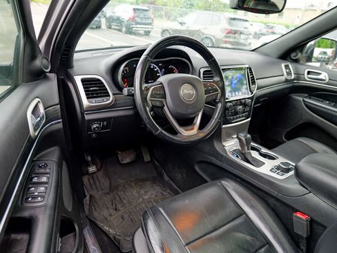 Used 2019 Jeep Grand Cherokee Limited w/ Luxury Group II AWD/4WD image 16