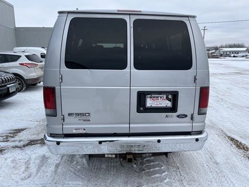 Used 2013 Ford E-350 and Econoline 350 XLT image 5