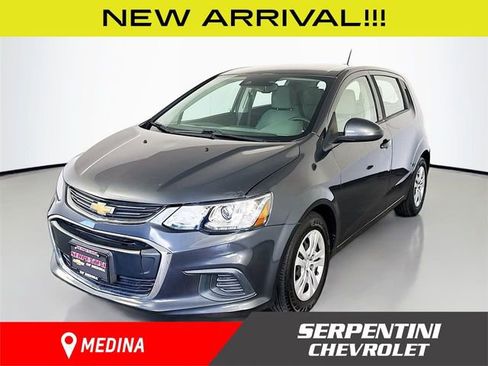 Used 2019 Chevrolet Sonic LT FWD image 1