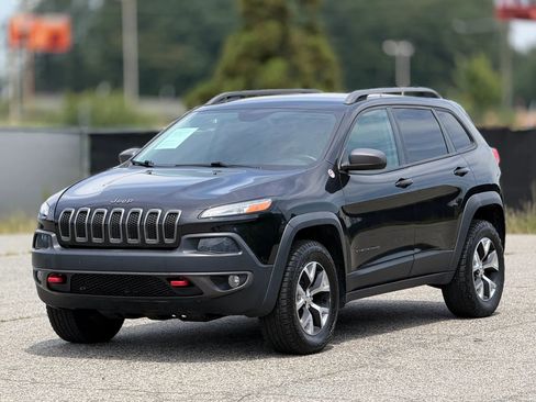 Used 2014 Jeep Cherokee Trailhawk w/ Comfort/Convenience Group AWD/4WD image 6