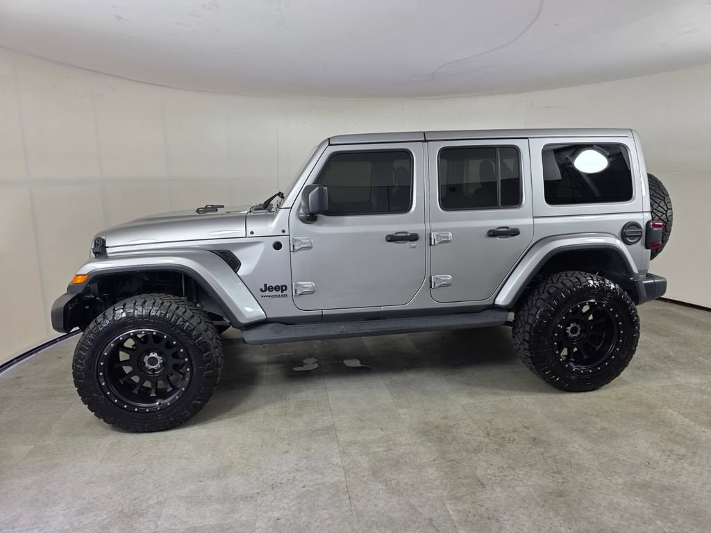 Used 2021 Jeep Wrangler Unlimited Sahara AWD/4WD image 7
