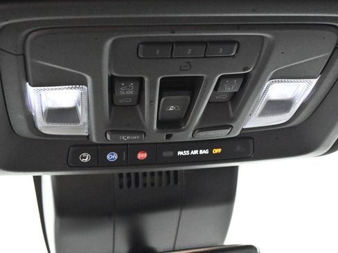 Used 2024 GMC Sierra 2500 AT4 w/ AT4 Premium Plus Package AWD/4WD image 28