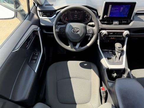 Used 2025 Toyota RAV4 LE AWD/4WD image 14