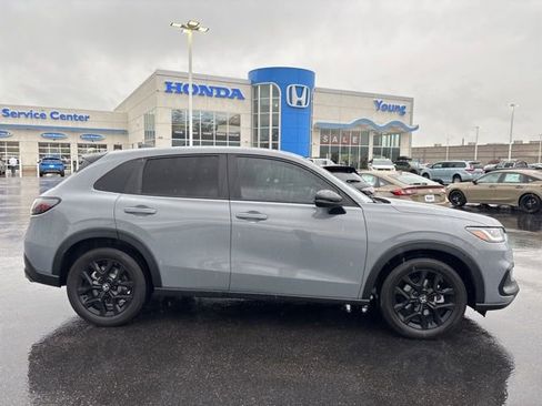 Used 2024 Honda HR-V Sport image 2