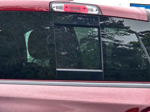 Used 2025 RAM 1500 Laramie image 16