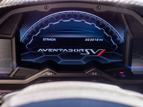 Used 2020 Lamborghini Aventador SVJ AWD/4WD image 25