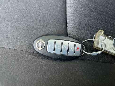 Used 2025 Nissan Altima 2.5 SV FWD image 21