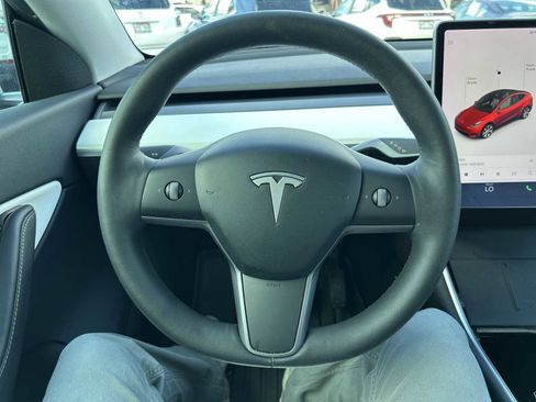 Used 2021 Tesla Model Y 2WD image 11