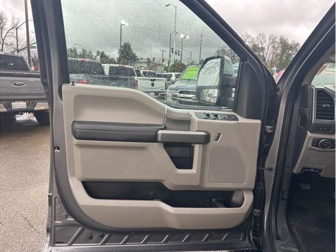 Used 2022 Ford F250 XLT w/ Black Appearance Package image 15