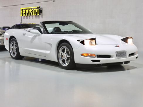 Used 2004 Chevrolet Corvette Convertible w/ Preferred Equipment Group RWD image 49