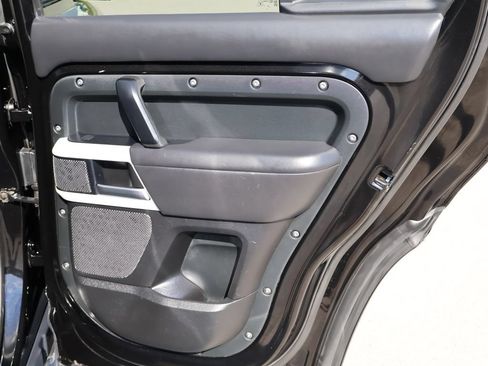 Used 2020 Land Rover Defender 110 HSE AWD/4WD image 14