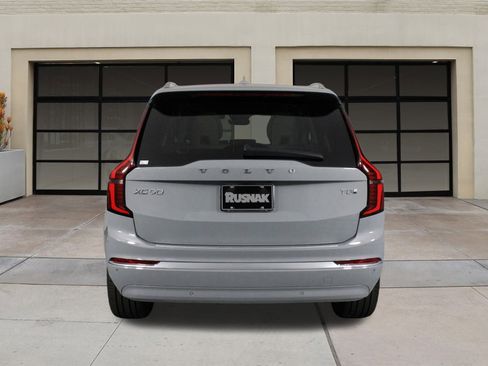 New 2026 Volvo XC90 T8 Ultra w/ Protection Package Premier AWD/4WD image 4