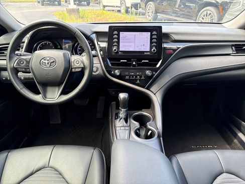 Used 2024 Toyota Camry SE w/ Convenience Package FWD image 12