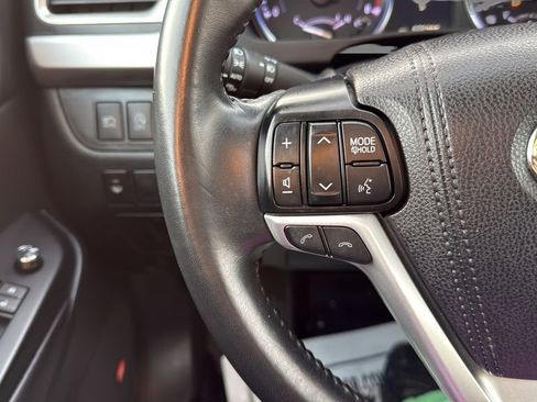 Used 2019 Toyota Highlander Limited image 31