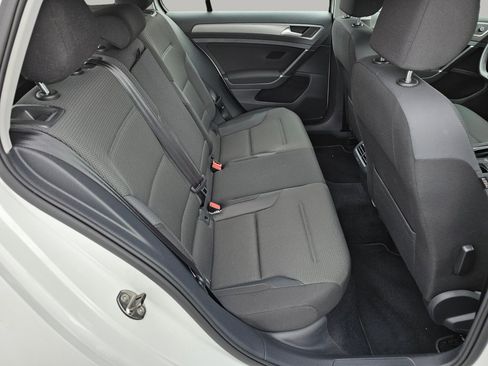 Used 2017 Volkswagen Golf S image 23