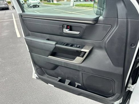 Used 2025 Toyota Sequoia Limited AWD/4WD image 31