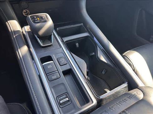 Used 2024 Nissan Pathfinder SL w/ Lighting Package (N92) image 26