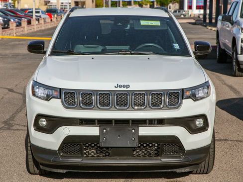 Used 2023 Jeep Compass Latitude AWD/4WD image 3