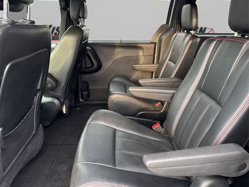 Used 2018 Dodge Grand Caravan GT image 10