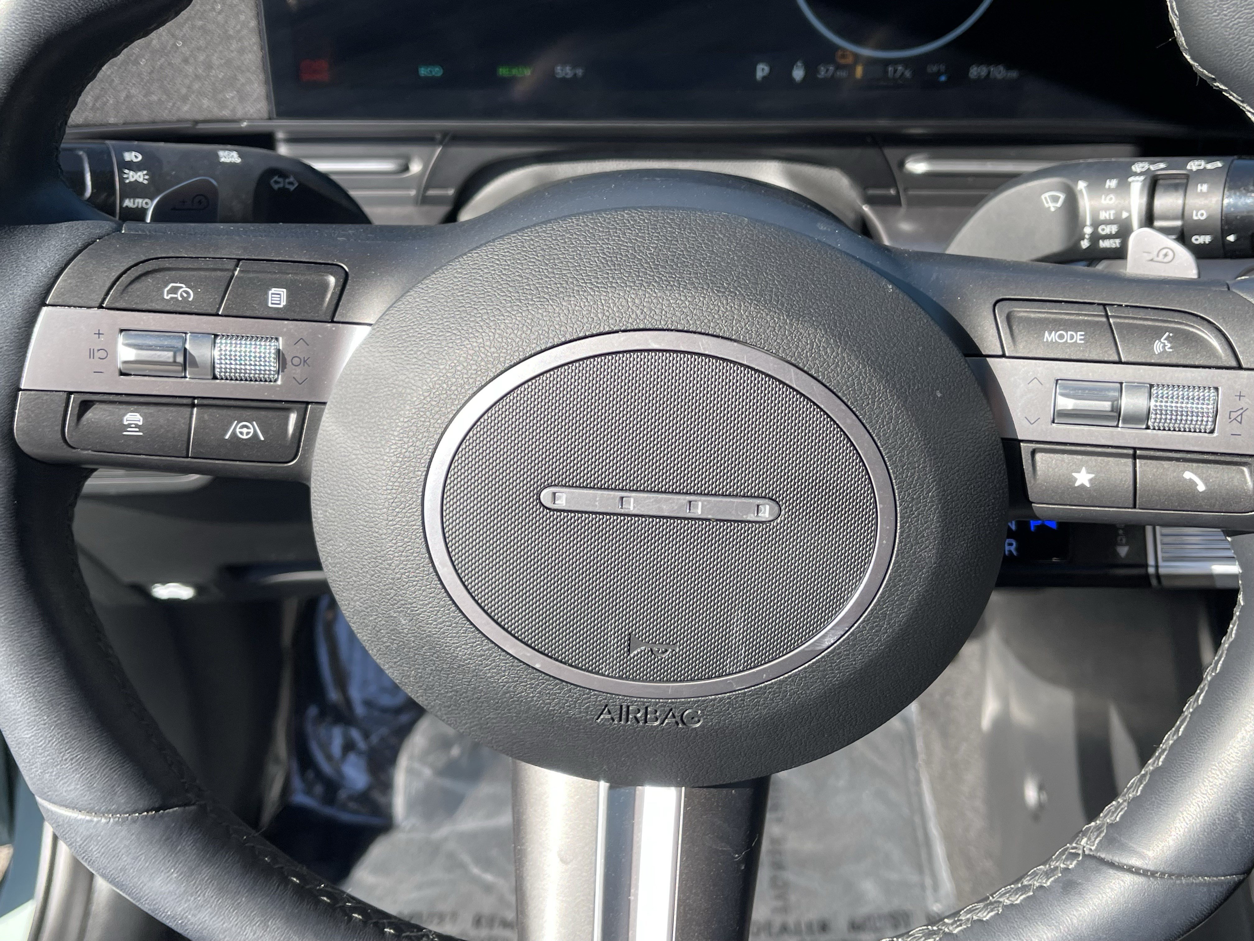 Certified 2025 Hyundai Kona Limited FWD image 23
